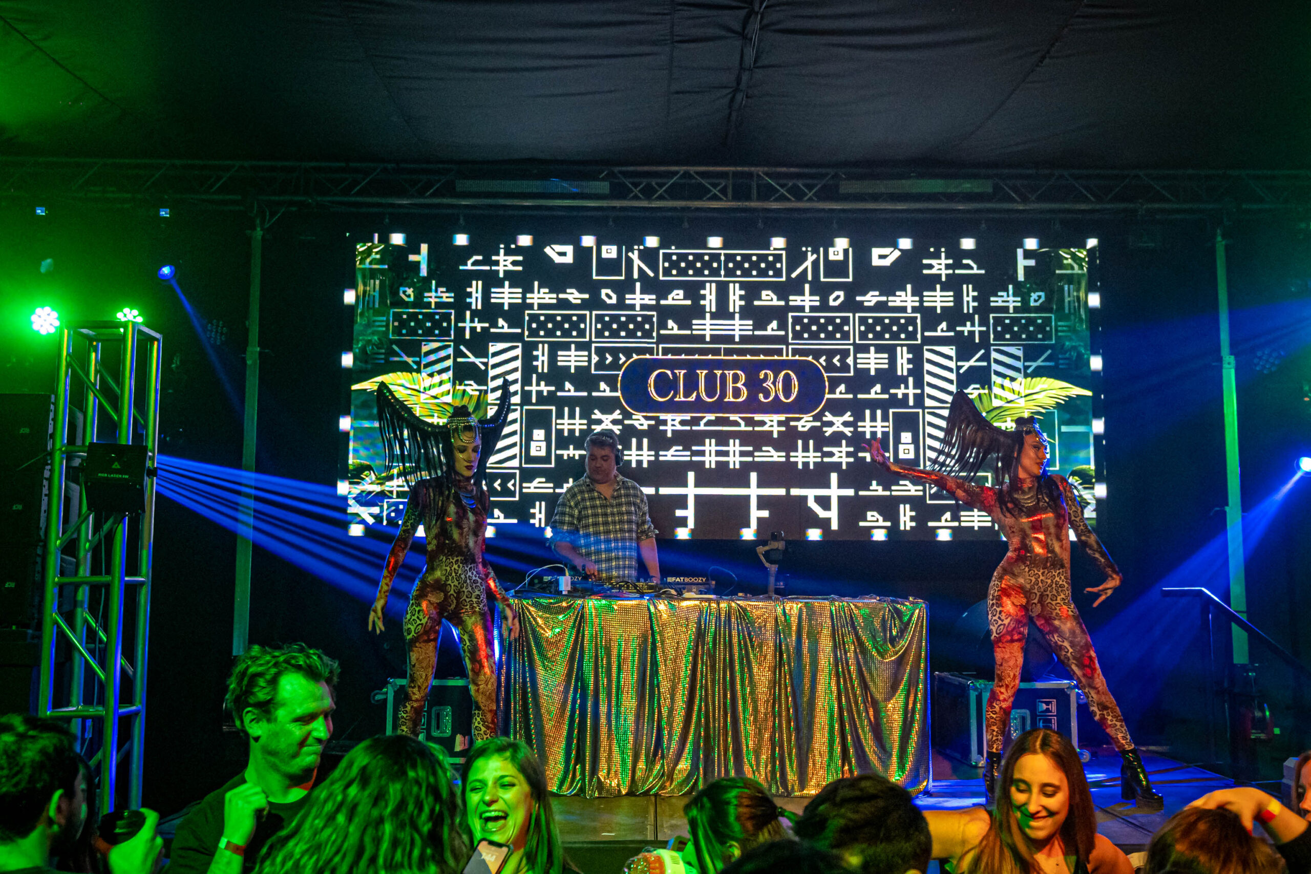 Fiesta Club 30 en Bosque Luz | Reggaetón Clásico y Pista Llena